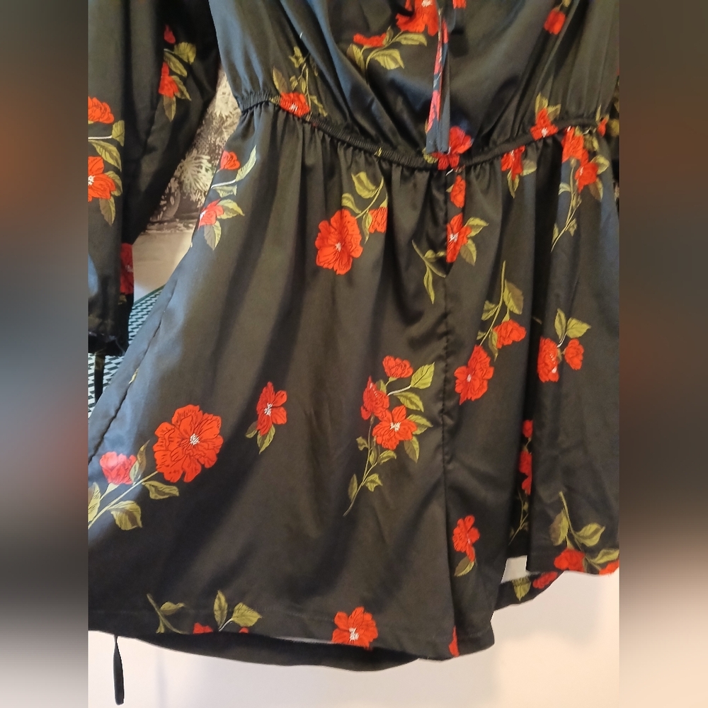 SHEIN BLACK AND RED ROMPER - Picture 2 of 10